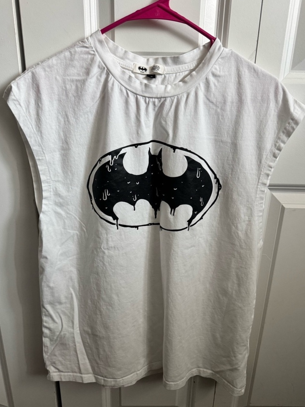 3/$25 ✨ Batman White Graphic T-Shirt Size Medium